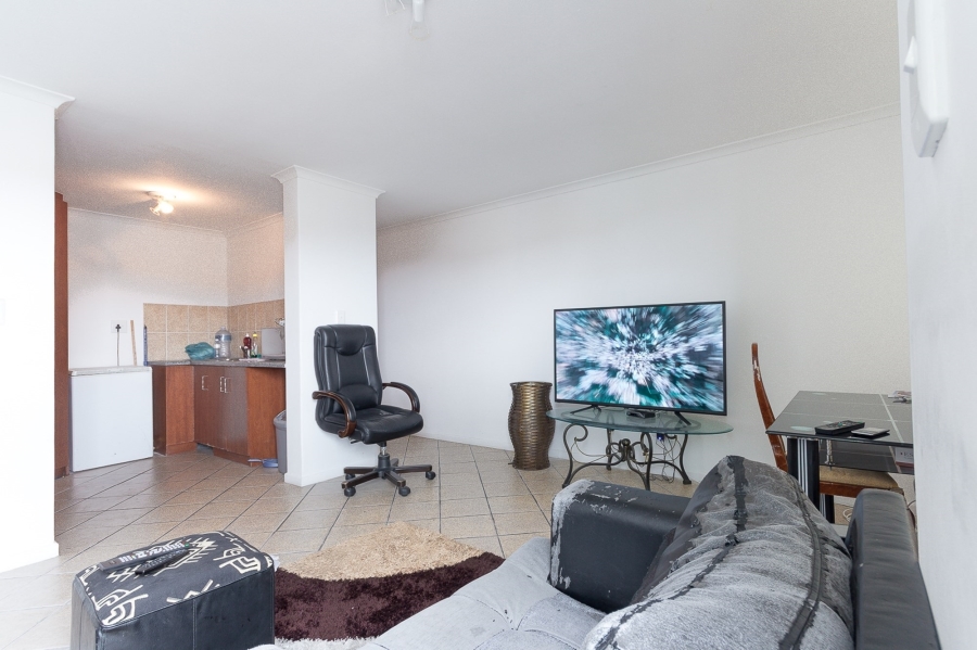 To Let 2 Bedroom Property for Rent in Whispering Pines Western Cape